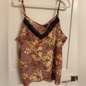 Torrid 2 NWT Tank w/Lace